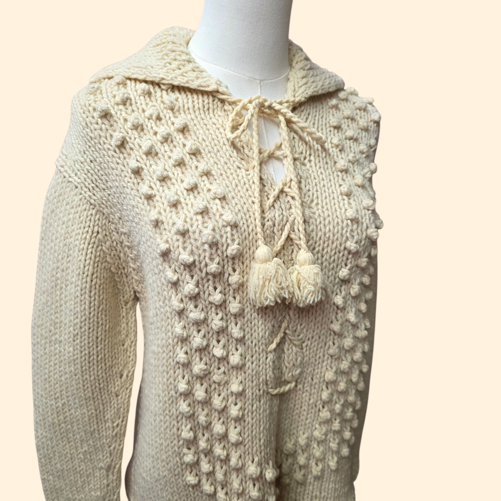 1970s Hand Knit Ivory Wool Sweater ~ Large ~ Pullover Lace-up Popcorn Knit