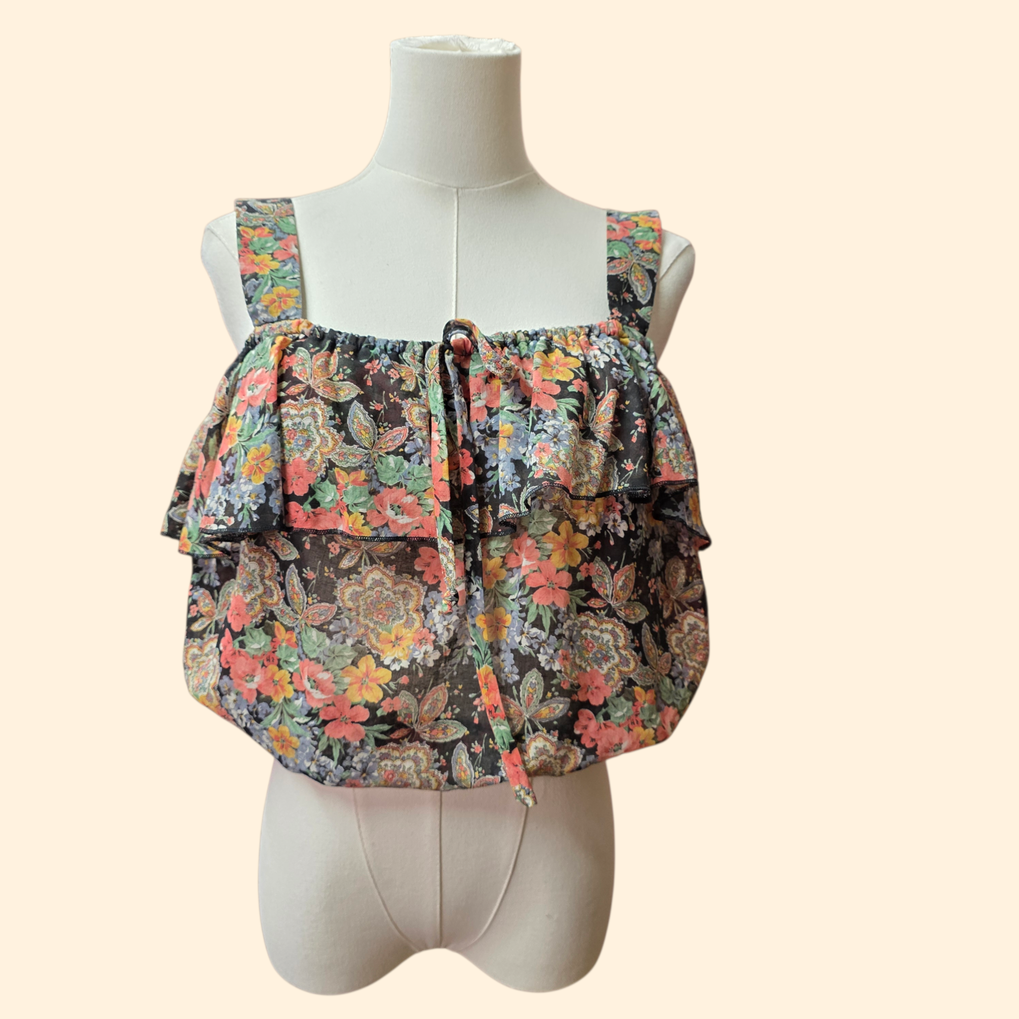 1970s Boho Floral Cropped Tank Top ~ Medium ~ Ruffle Black Pastel