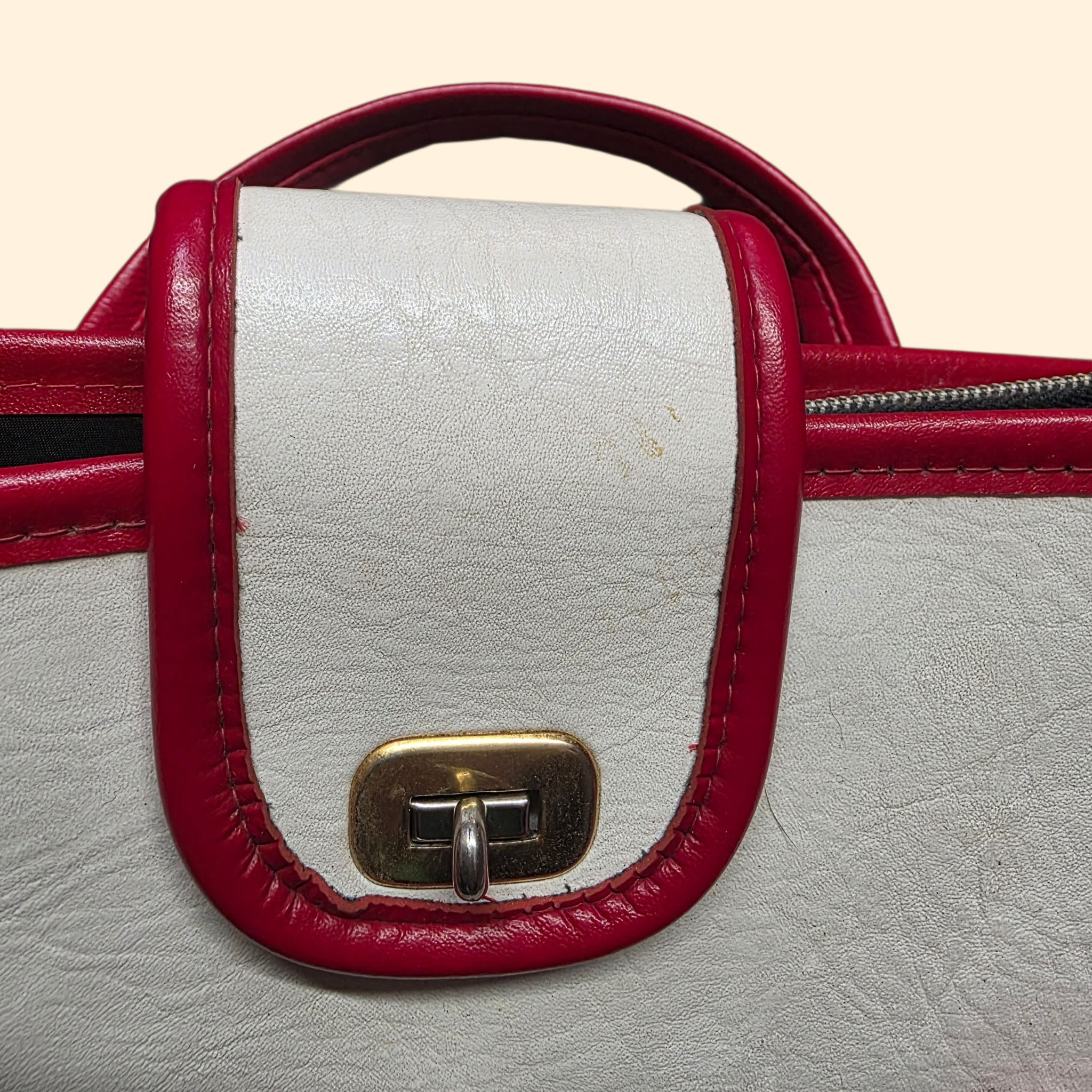 1960s Mod White and Red Vinyl Handbag ~ Purse Tote Faux Leather