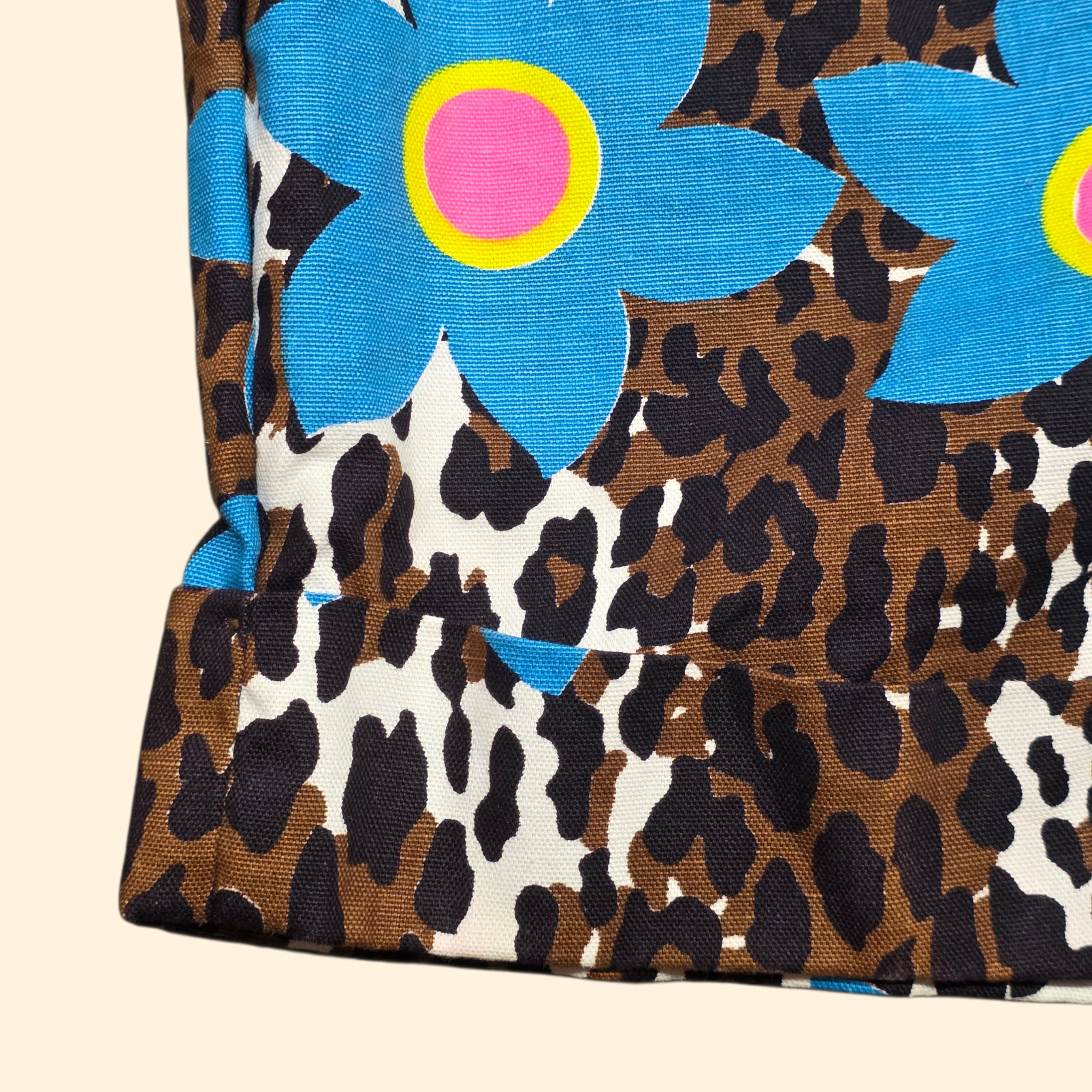 1960s High Rise Flower Power Leopard Print Shorts ~ Extra Small / Small