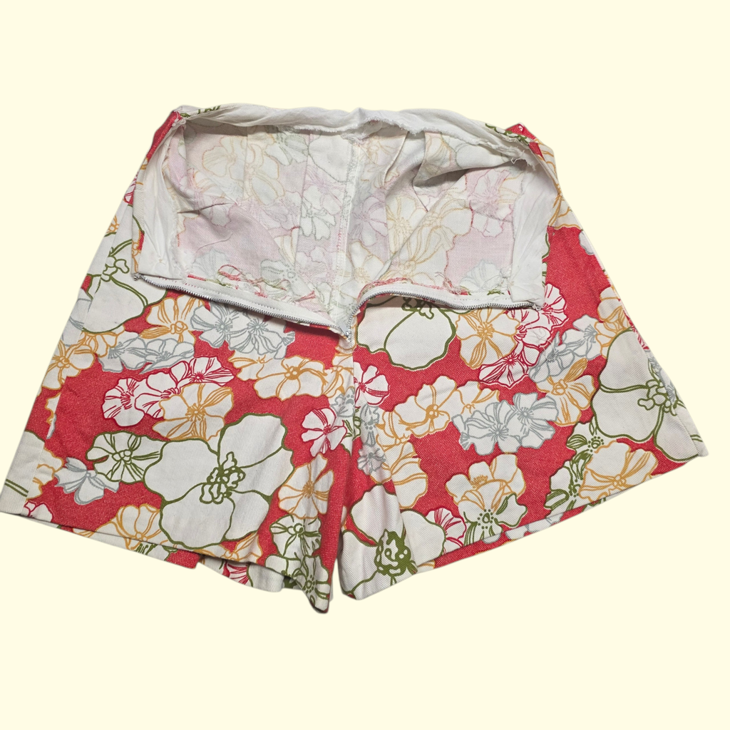 1960s High Rise Floral Print Shorts ~ Extra Small
