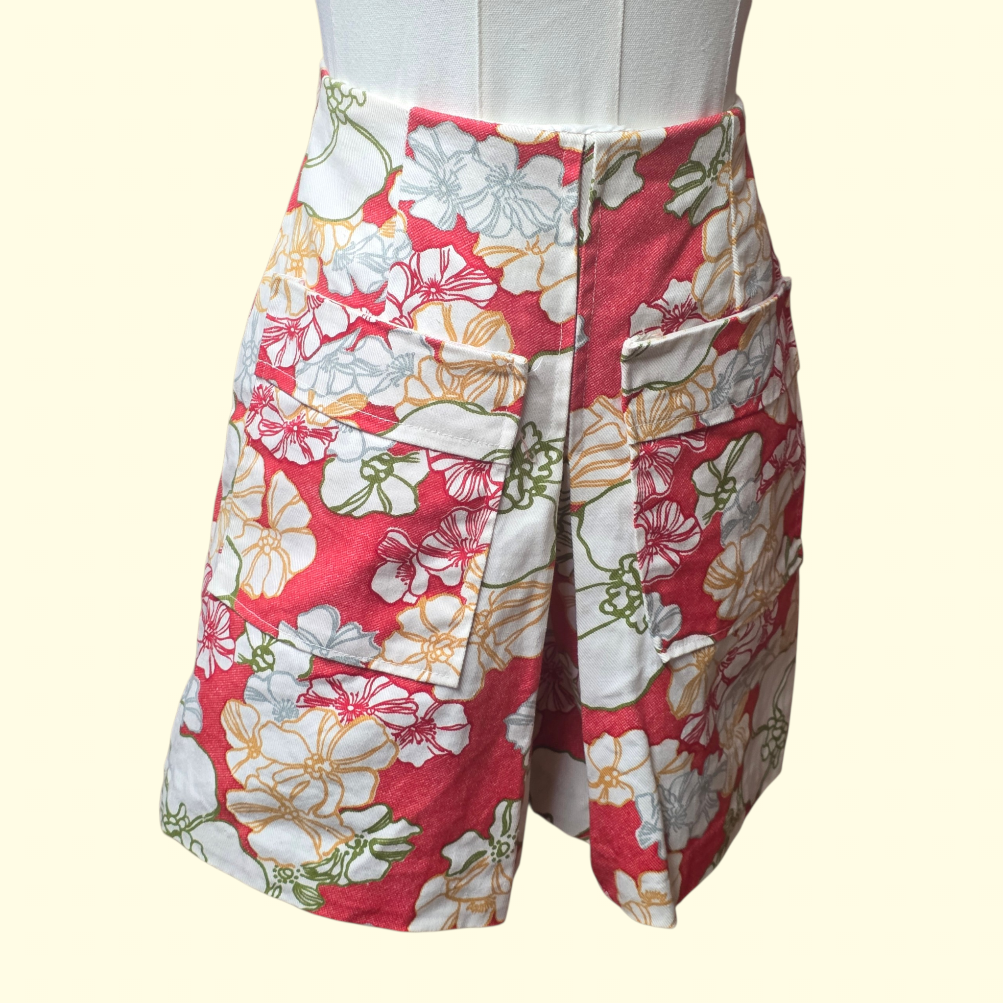 1960s High Rise Floral Print Shorts ~ Extra Small