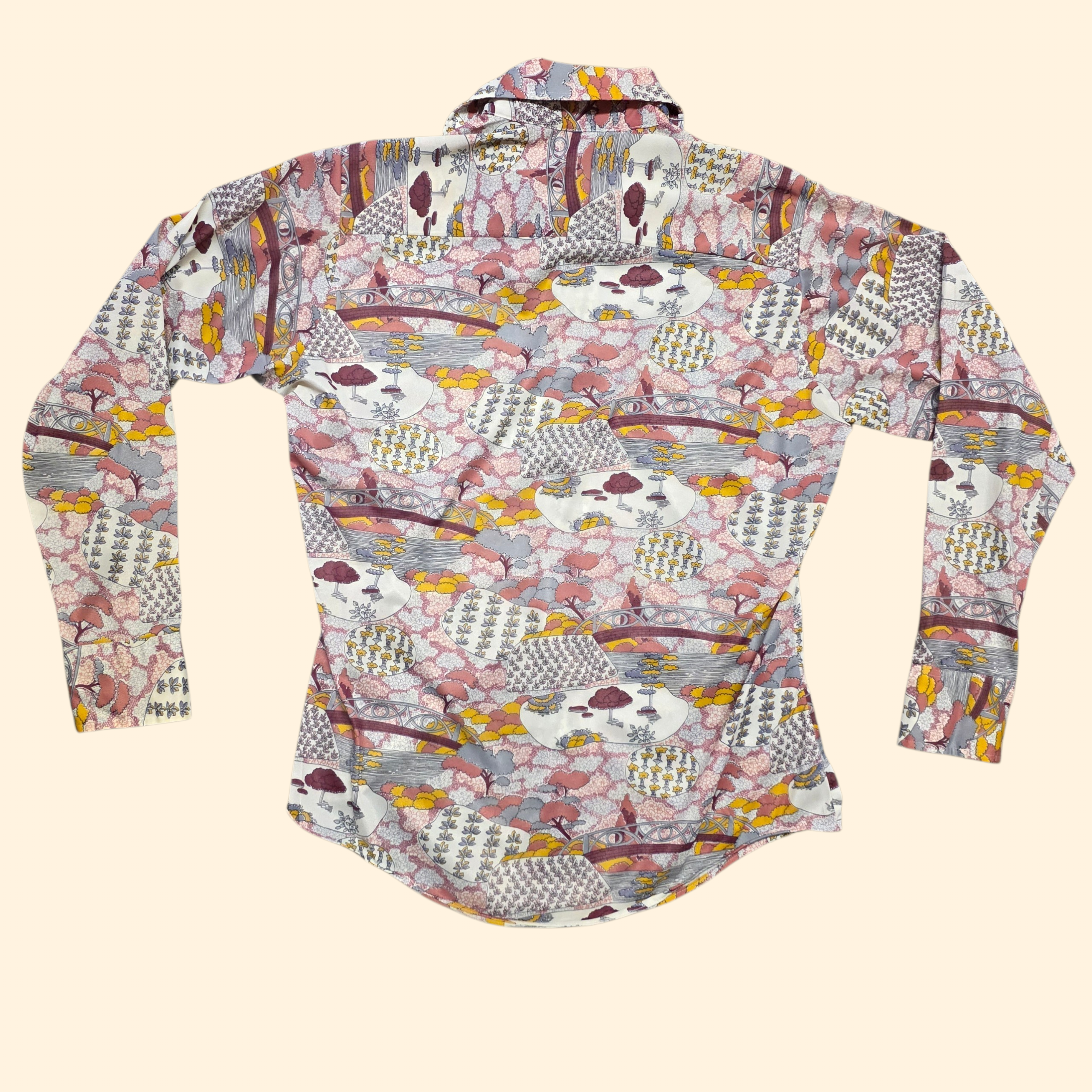 1970s Japanese Garden Bridge Novelty Print Dagger Collar ~ Medium ~ Viking Pink Mustard Gray Men's Long Sleeve Button Down