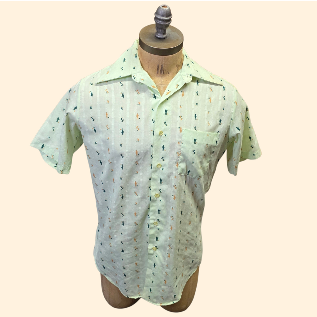 1970s Hunting Novelty Print Button Down Shirt ~ Medium ~ Sage Green Short Sleeve Men's