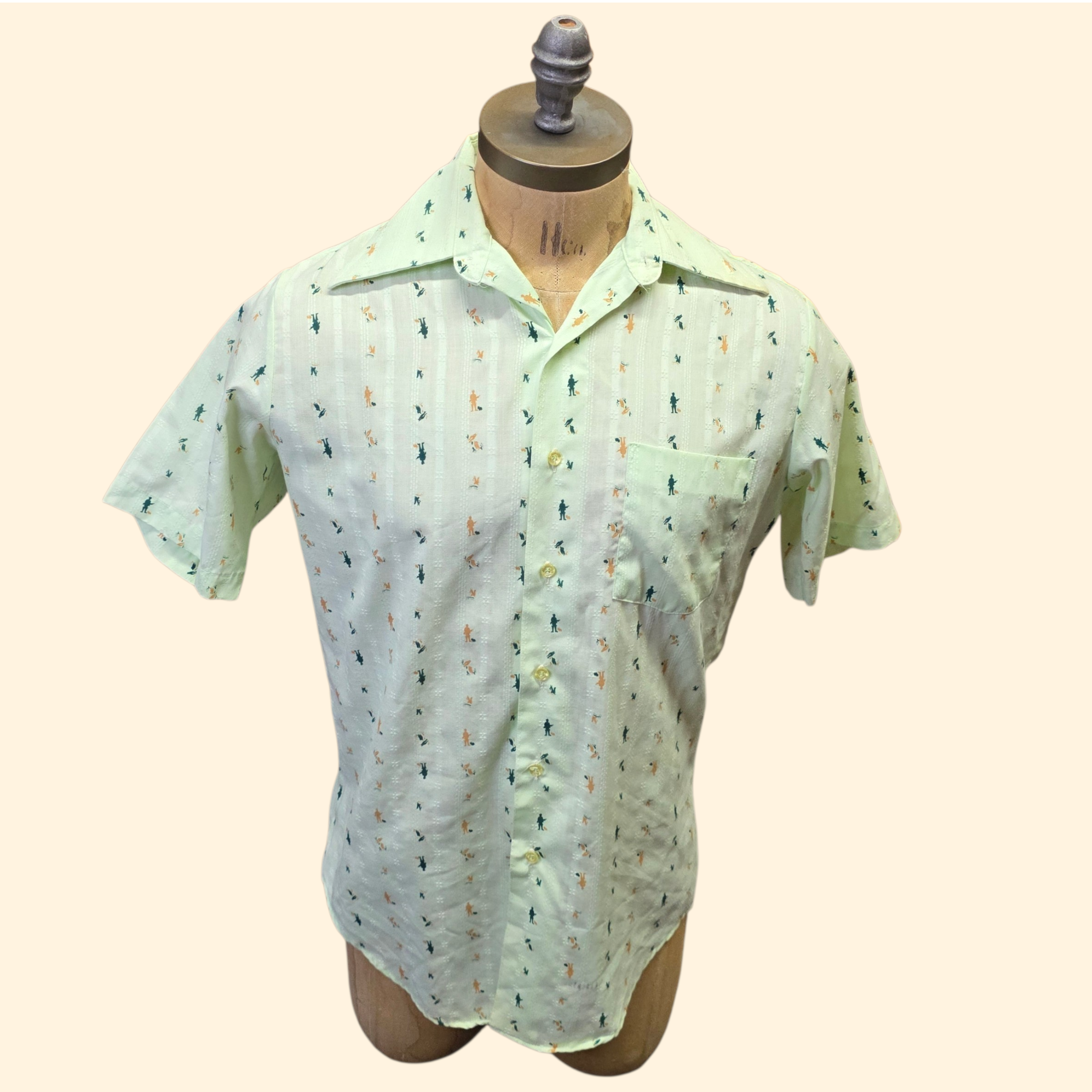 1970s Hunting Novelty Print Button Down Shirt ~ Medium ~ Sage Green Short Sleeve Men's