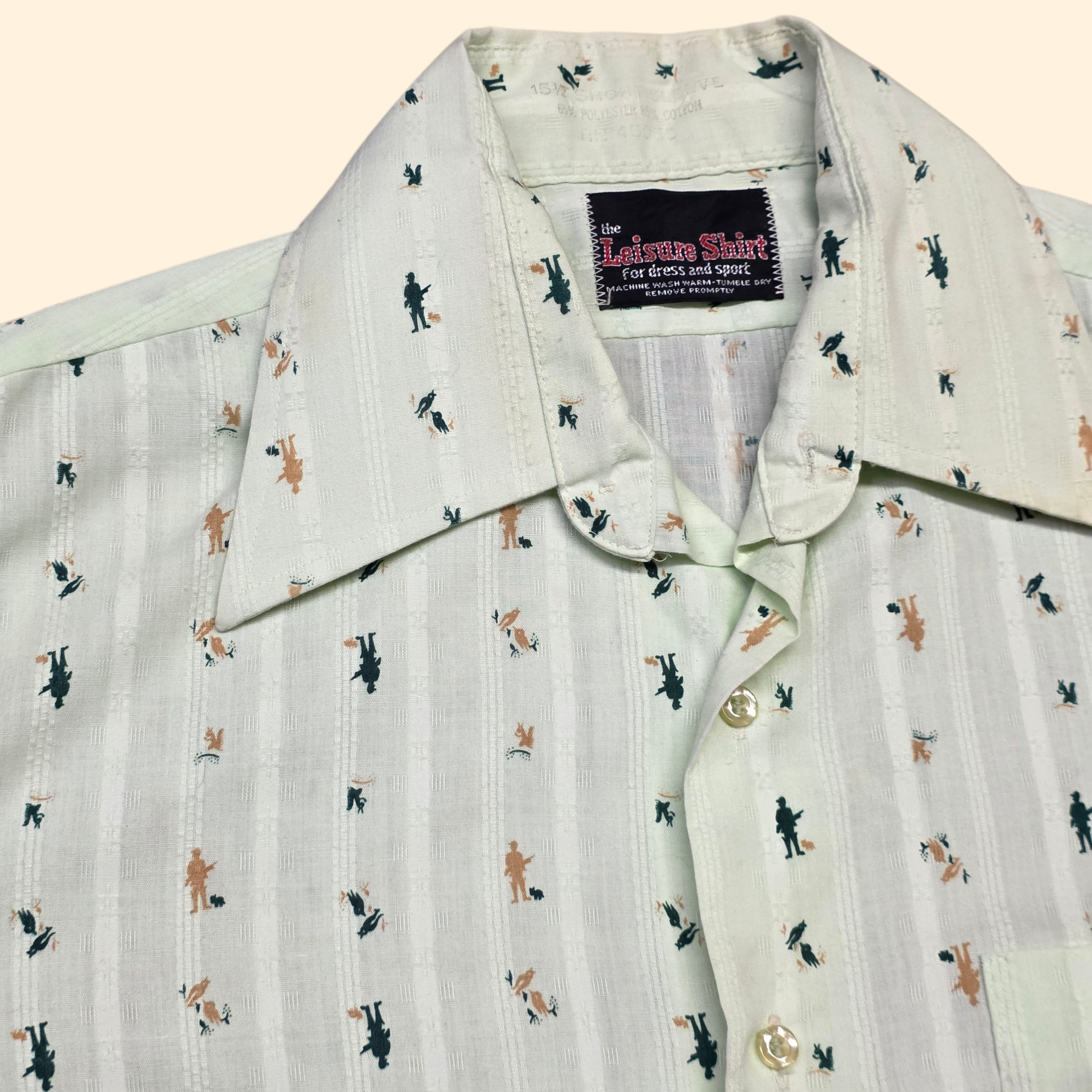 1970s Hunting Novelty Print Button Down Shirt ~ Medium ~ Sage Green Short Sleeve Men's