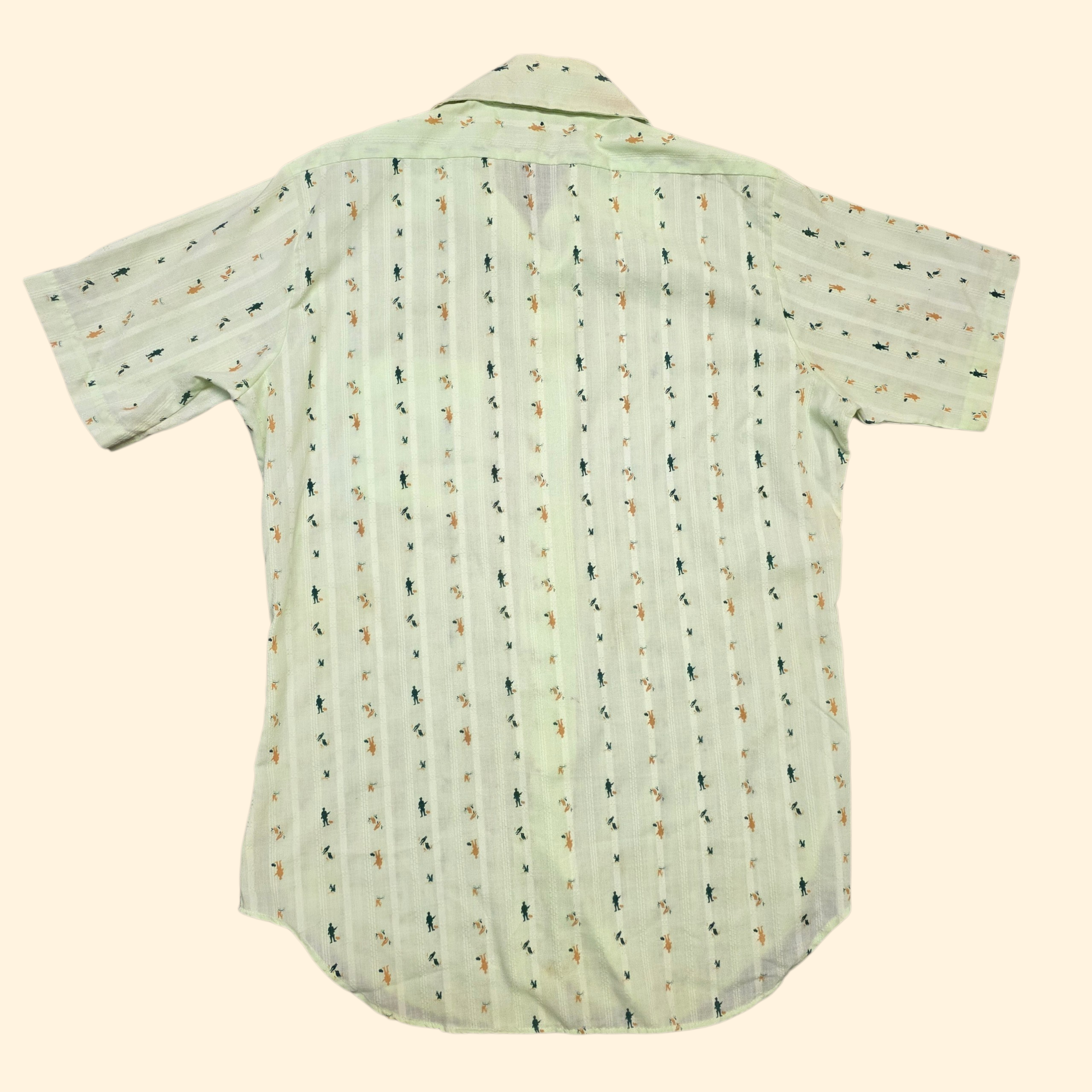 1970s Hunting Novelty Print Button Down Shirt ~ Medium ~ Sage Green Short Sleeve Men's
