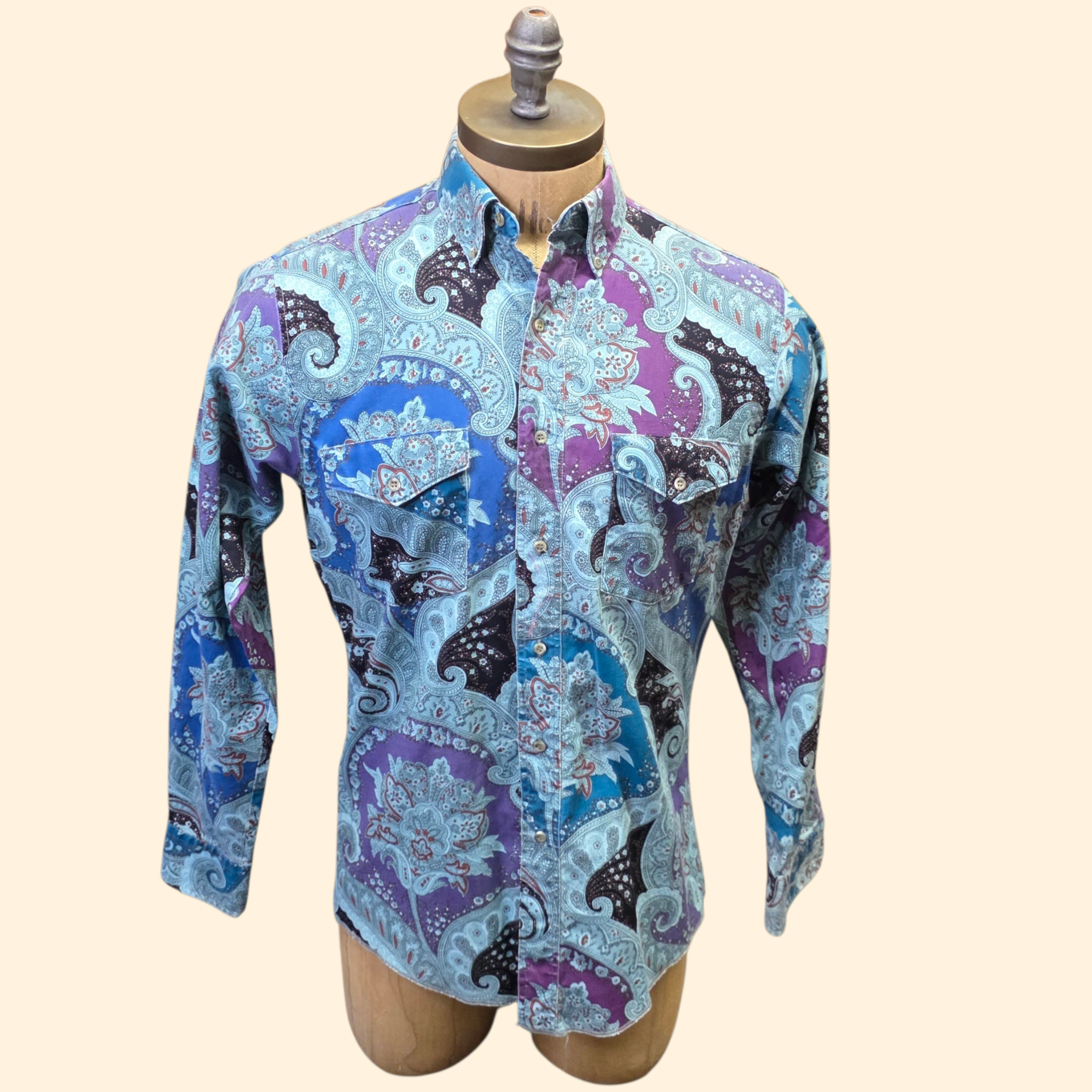 1990s Paisley Wrangler Button Down Western Shirt ~ Medium ~ Men's Cowboy Cut Long Sleeve Blue Purpe