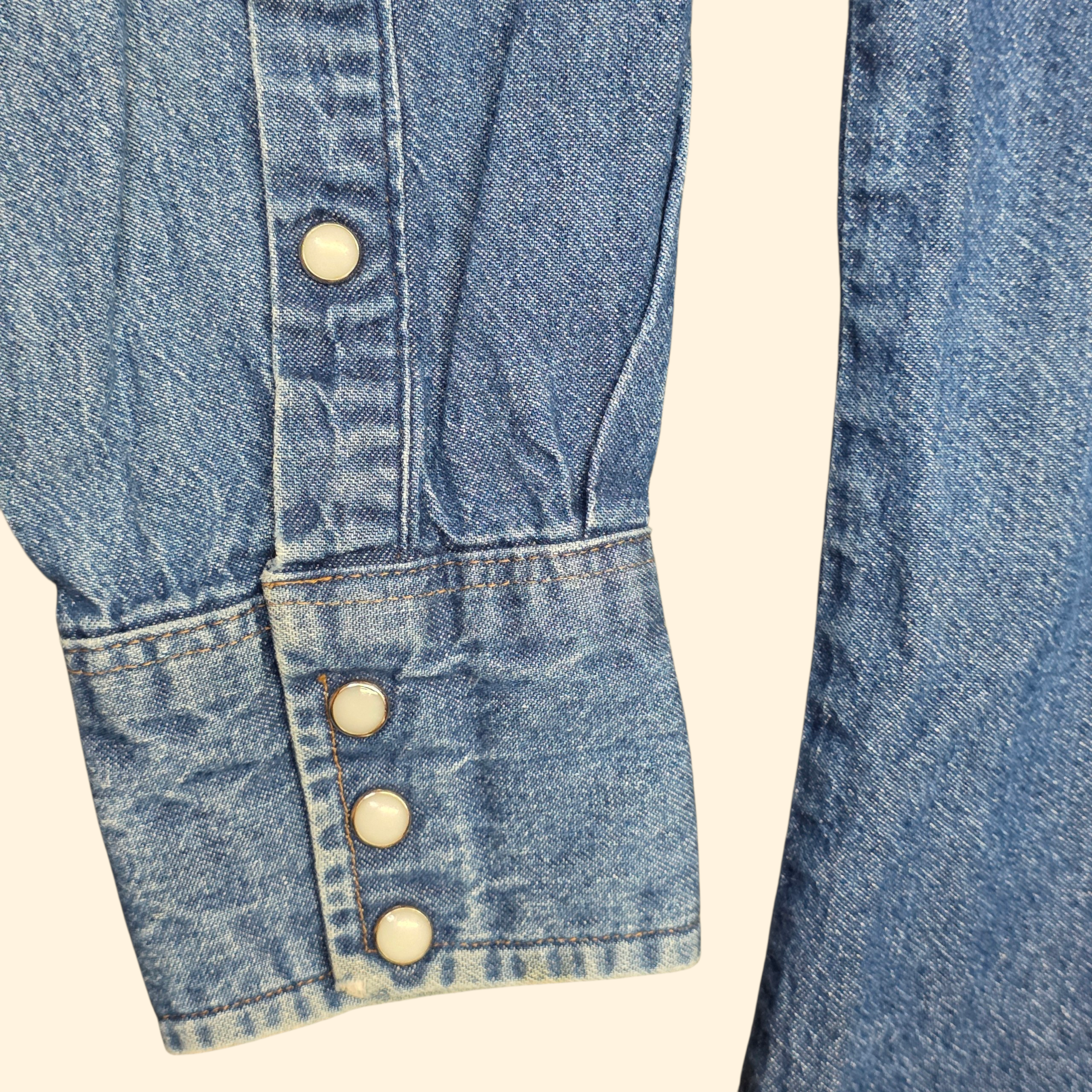 1970s Wrangler Chambray Snap Button Shirt ~ Large Extra Large ~ Western Denim Long Sleeve Men's