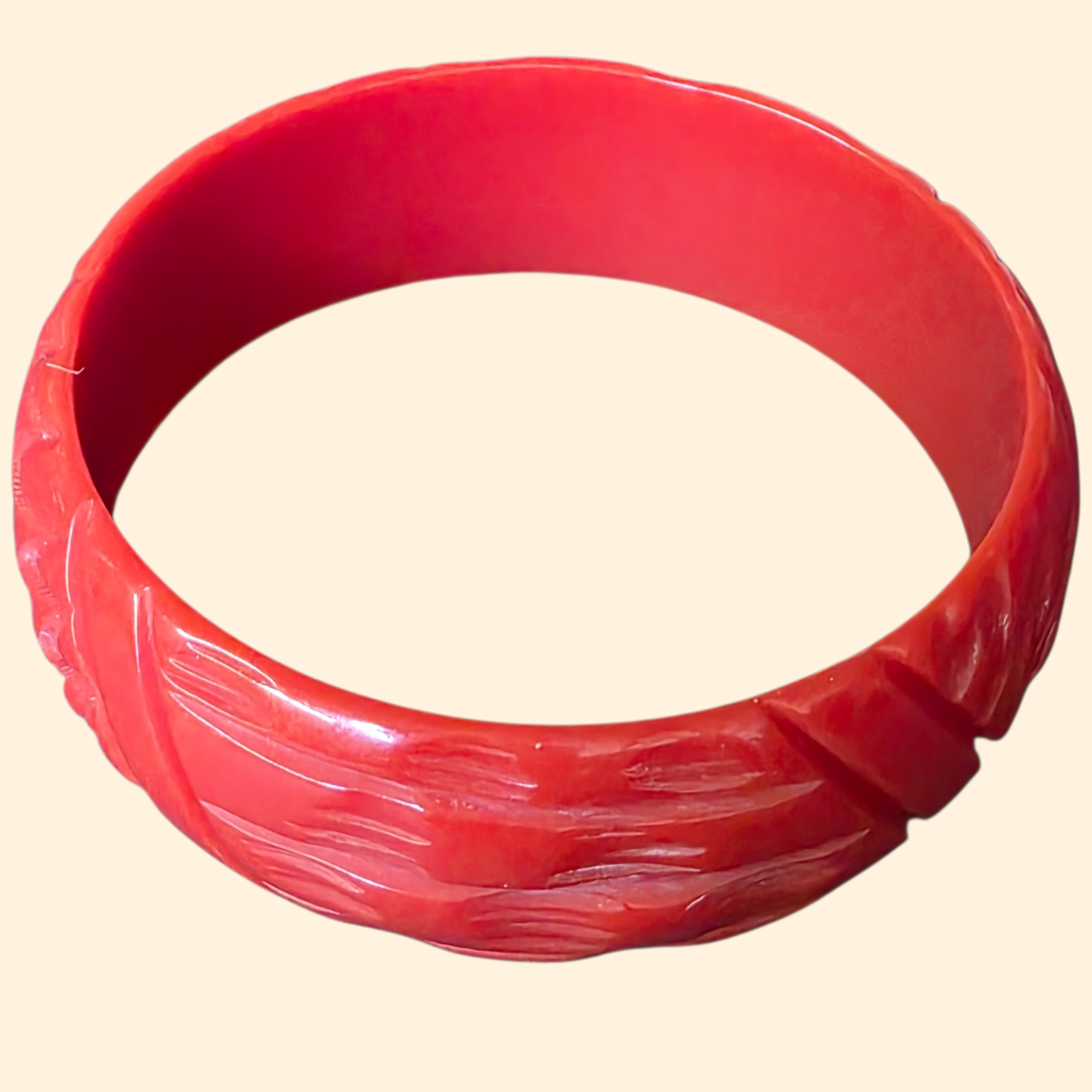 1960s Red Carved Lucite Bangle ~ Mod Rockabilly
