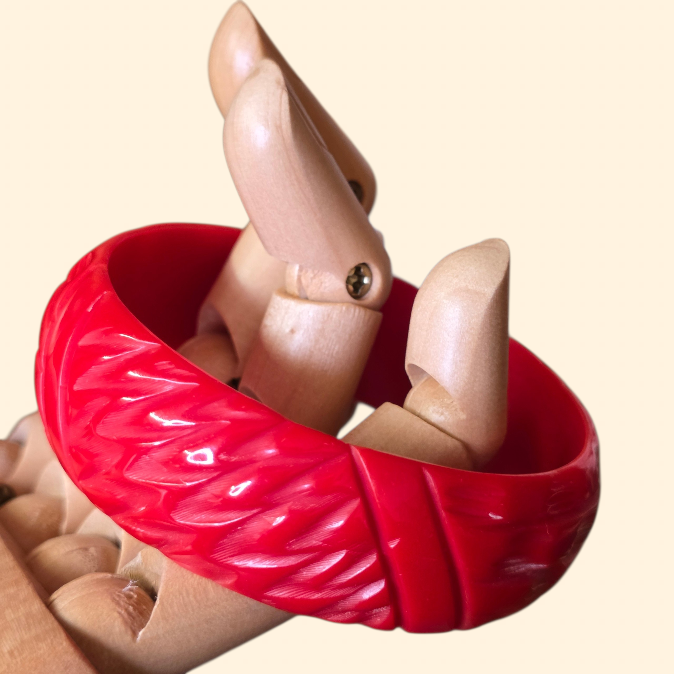 1960s Red Carved Lucite Bangle ~ Mod Rockabilly