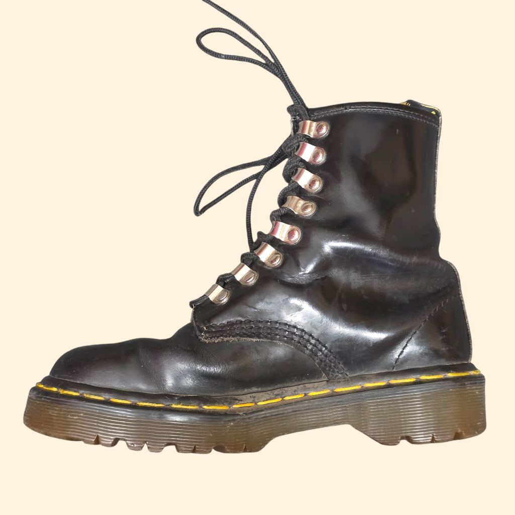 1990s Doc Marten 1460 8 Eyelet Black Leather Boots ~ US Women's 5.5 / 6 ~ Combat D Ring Lace Up