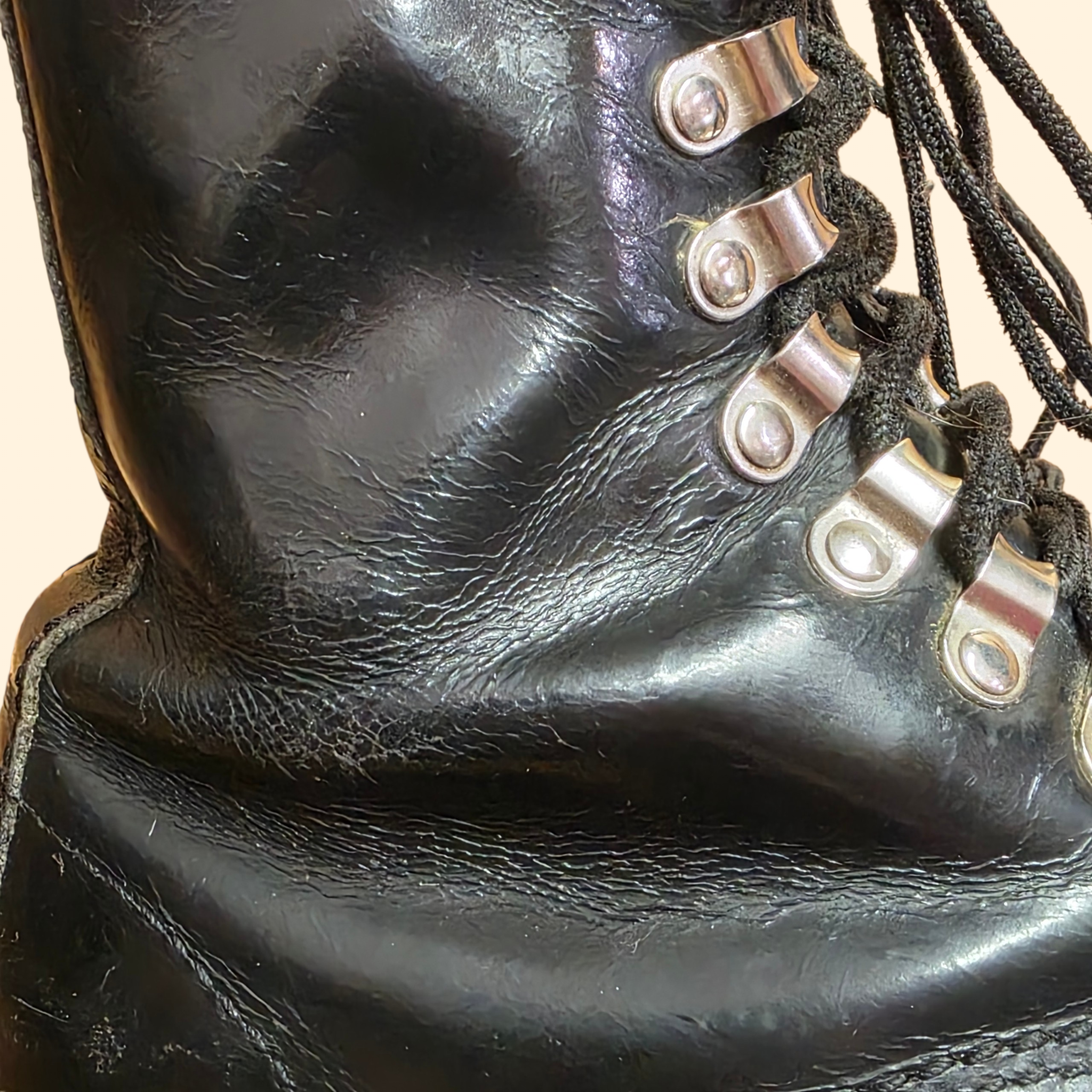 1990s Doc Marten 1460 8 Eyelet Black Leather Boots ~ US Women's 5.5 / 6 ~ Combat D Ring Lace Up