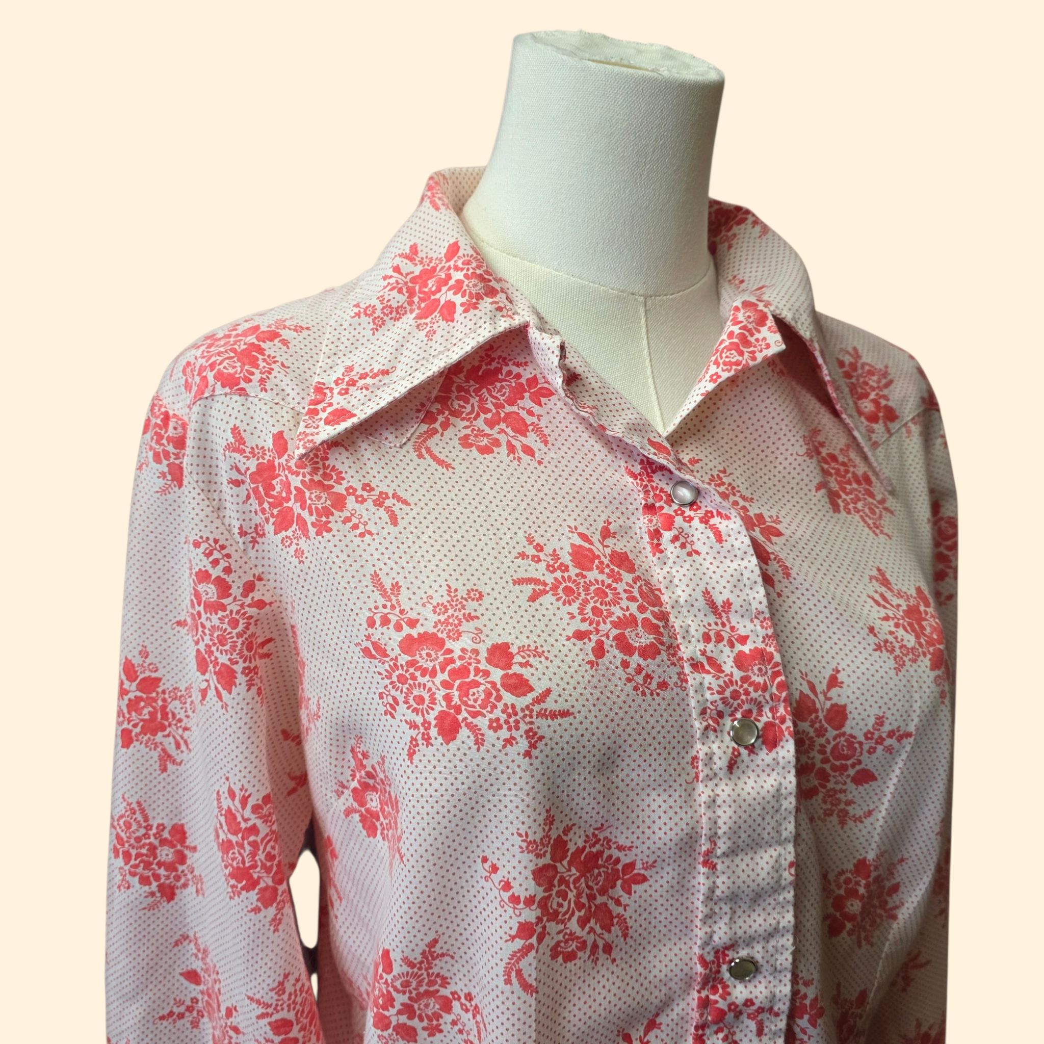 1970s Floral Snap Button Western Shirt ~ Medium ~ Red White Pearl Snap Long Sleeve Dagger Collar