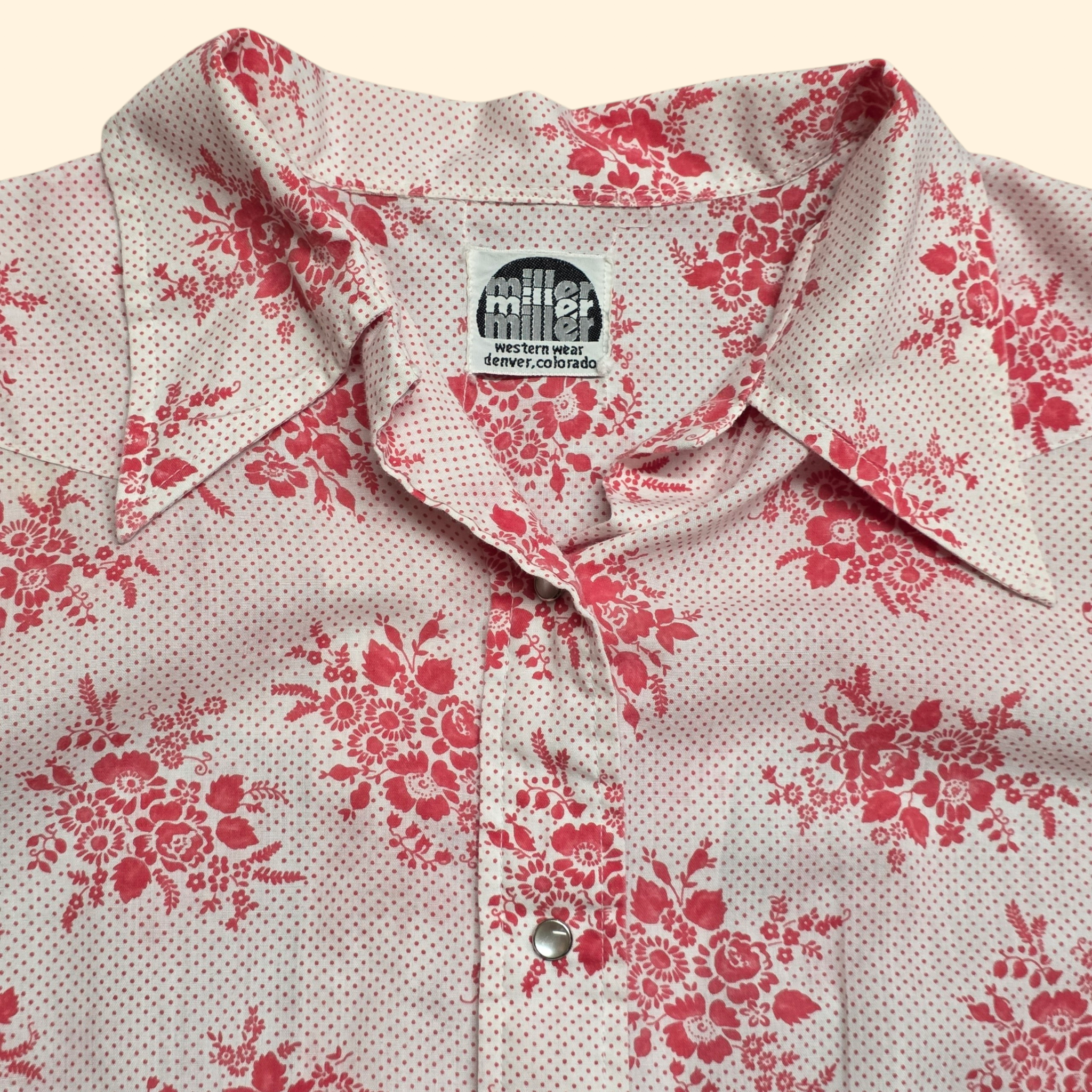 1970s Floral Snap Button Western Shirt ~ Medium ~ Red White Pearl Snap Long Sleeve Dagger Collar