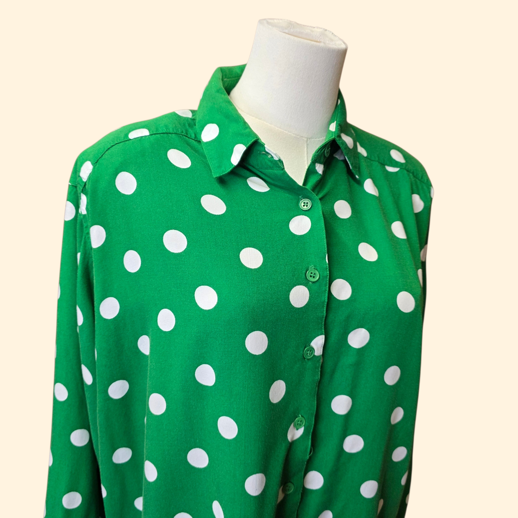 1990s Green and White Polka Dot Oversized Button Down Shirt ~ Extra Large ~ Long Sleeve Carolina Colours