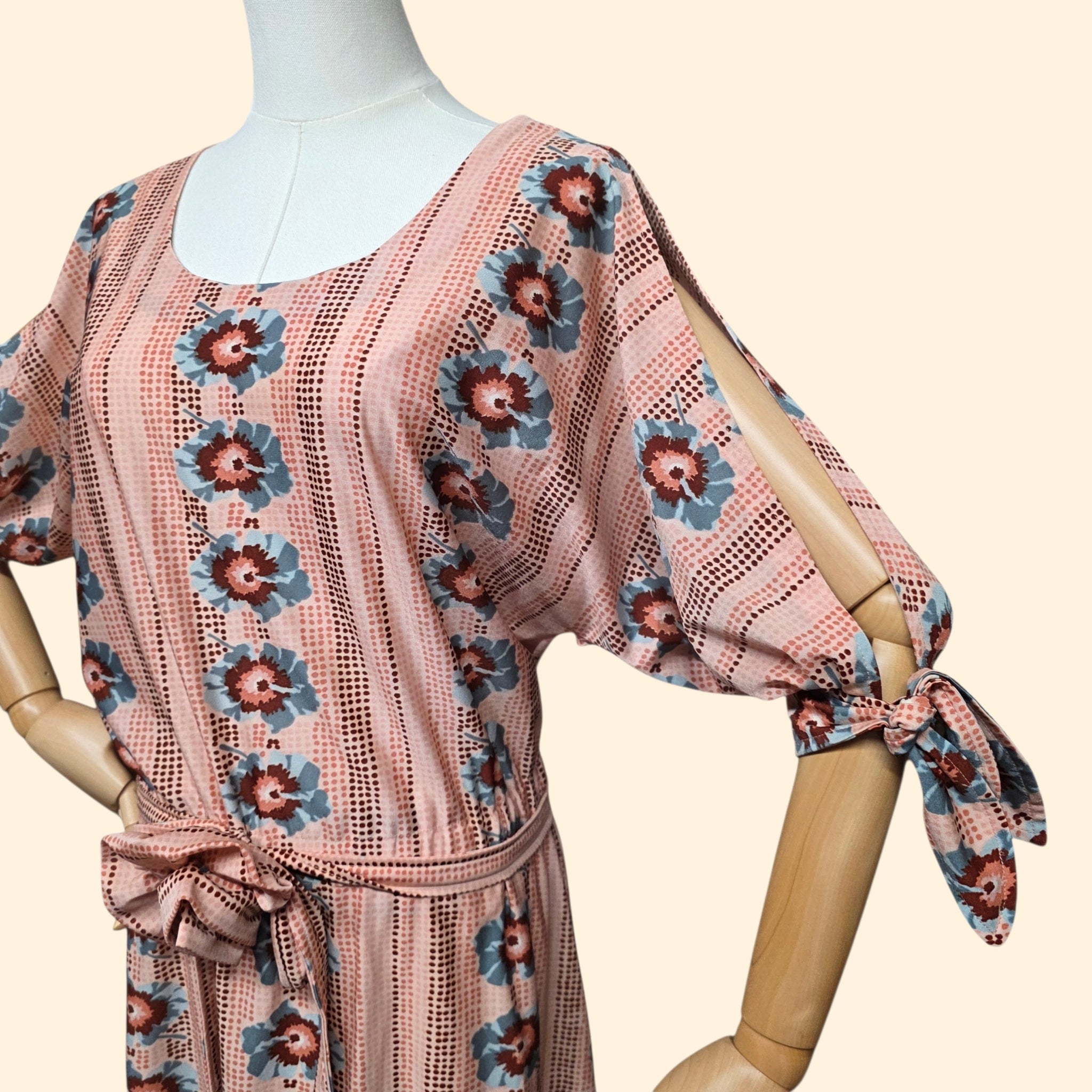1970s Floral Midi Dress with Cold Shoulder Split Dolman Sleeves ~ Large