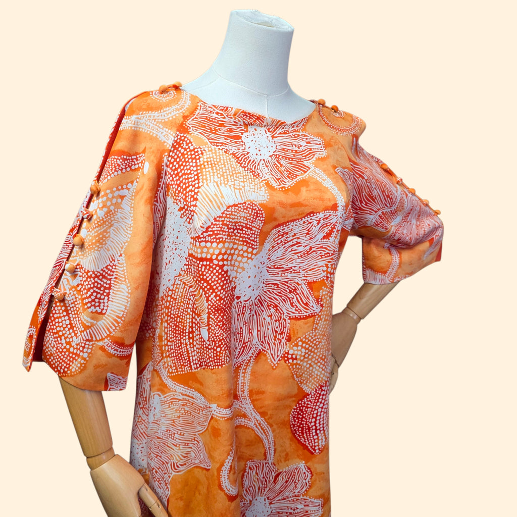 1970s Orange Batik Floral Print Hawaiian Long Sleeve Midi Shift Dress ~ Medium