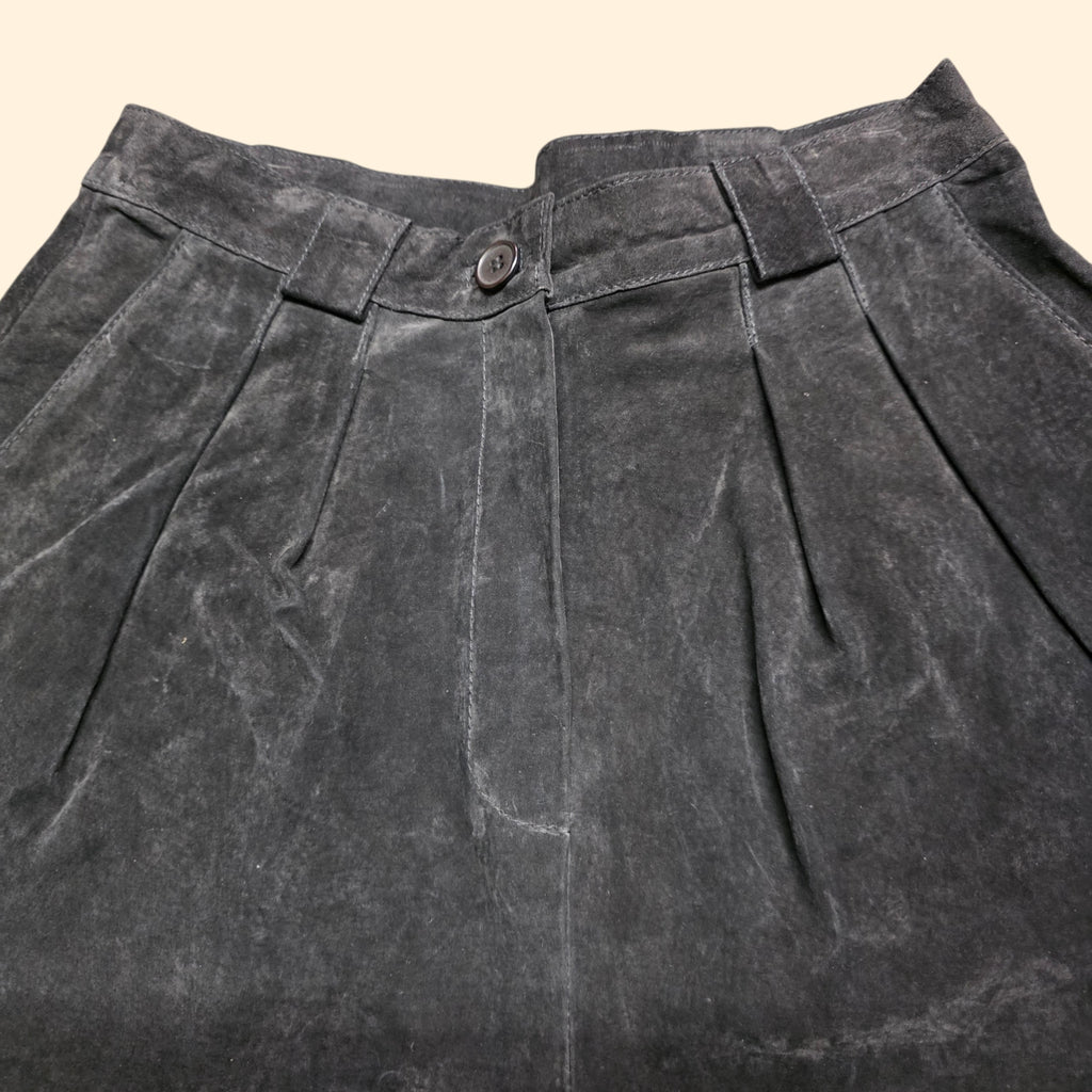 1990s Black Suede Mid Length Shorts ~ Medium ~ Knickers Bermuda Shorts
