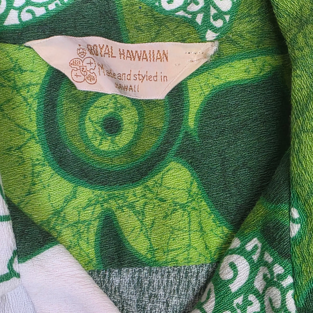 1960s Green and White Psychedelic Royal Hawaiian Barkcloth Button Down Shirt ~ Medium ~ Loop Collar