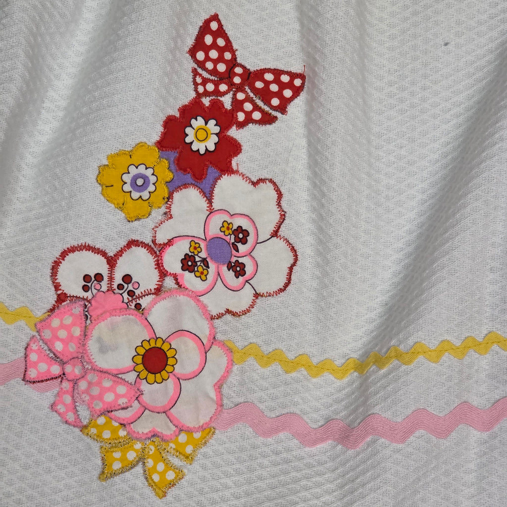 1960s Flower Power Dress ~ Girls 10 / 12 ~ Ric Rac Applique Flutter Sleeves