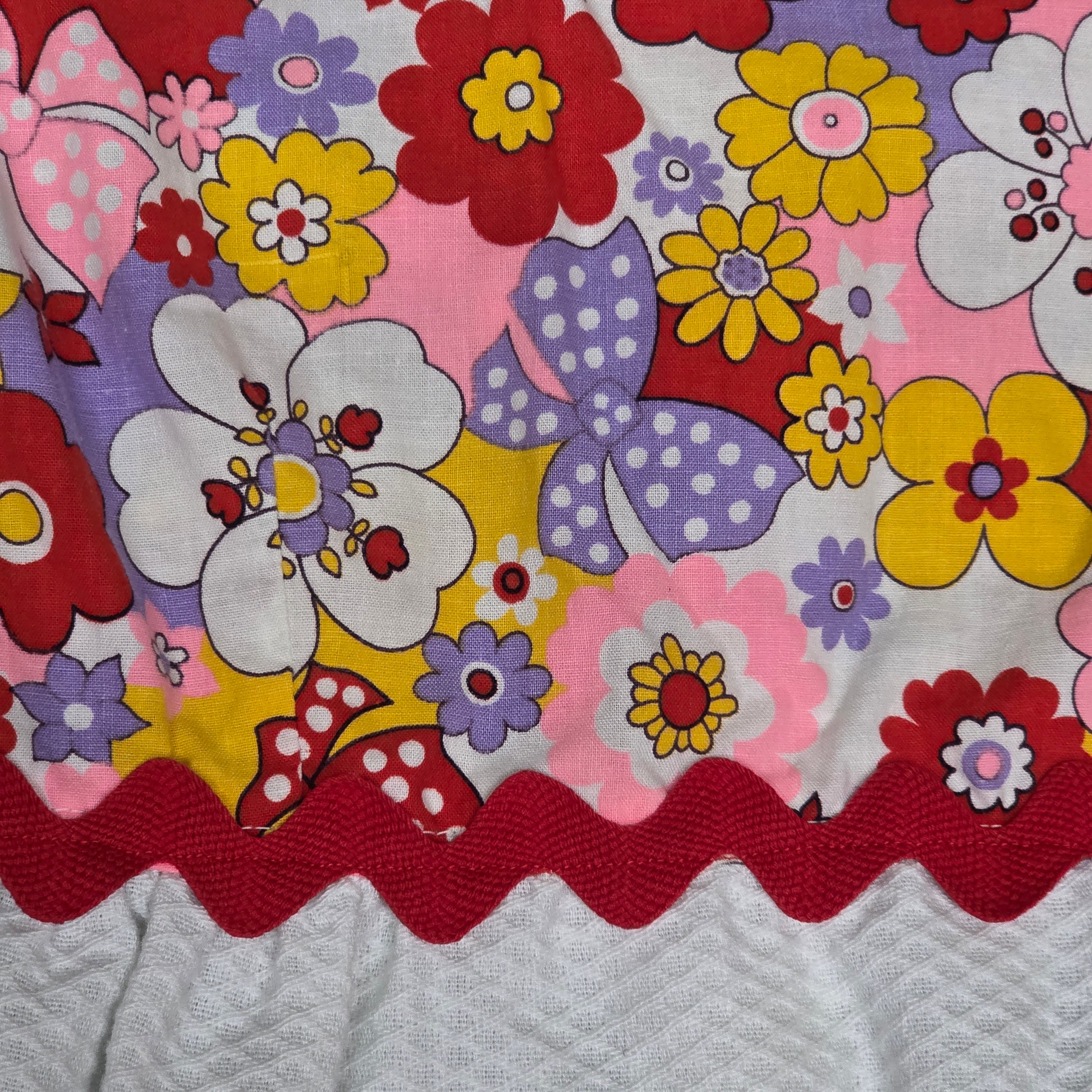 1960s Flower Power Dress ~ Girls 10 / 12 ~ Ric Rac Applique Flutter Sleeves