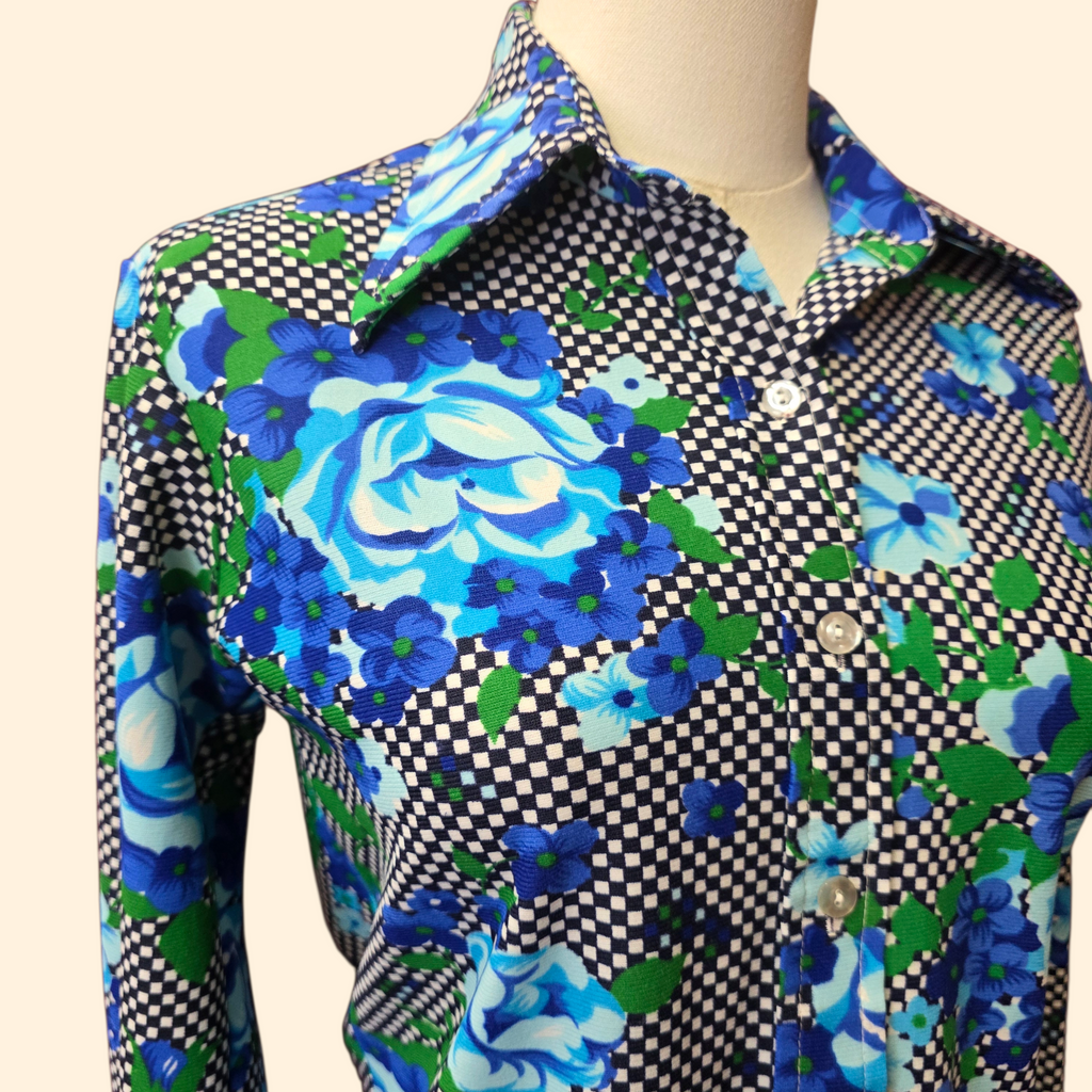 1970s Rose and Checker Print Dagger Collar Shirt ~ Medium ~ Blue Navy Green